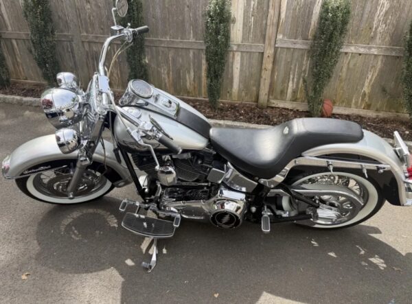 Screenshot 2003 Harley-Davidson Heritage Softail Classic.