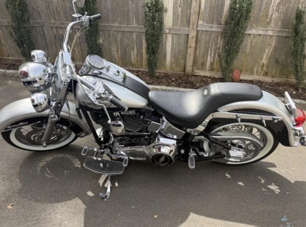Screenshot 2003 Harley-Davidson Heritage Softail Classic.