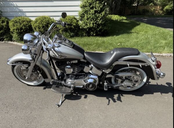Screenshot 2003 Harley-Davidson Heritage Softail Classic.