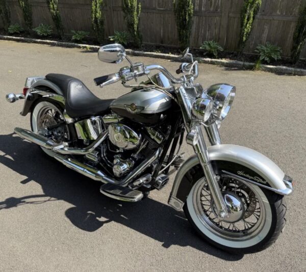 Screenshot 2003 Harley-Davidson Heritage Softail Classic.