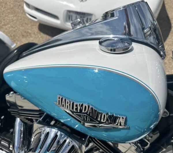 Screenshot 2016 Harley-Davidson ROAD KING BASE