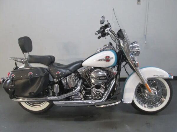 Screenshot 2016 Harley-Davidson® FLSTC - Heritage Softail® Classic.
