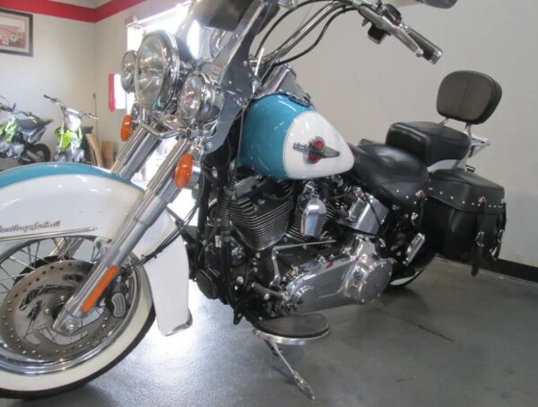 Screenshot 2016 Harley-Davidson® FLSTC - Heritage Softail® Classic.