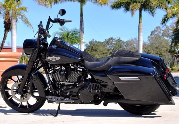 @r07qxo - R⤓Download 2018 Harley Davidson Road king special customized