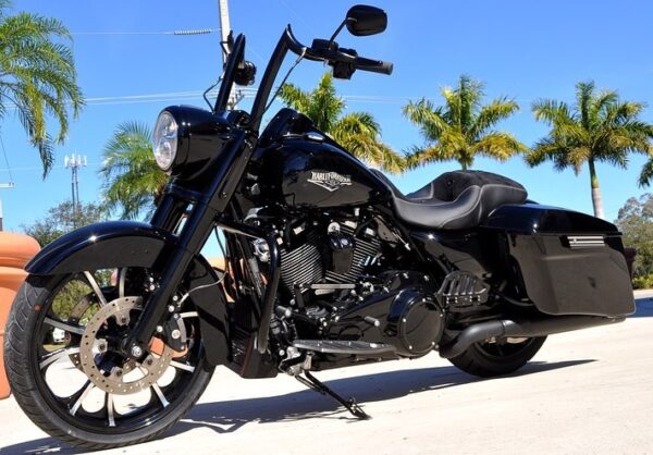 @r07qxo - R⤓Download 2018 Harley Davidson Road king special customized